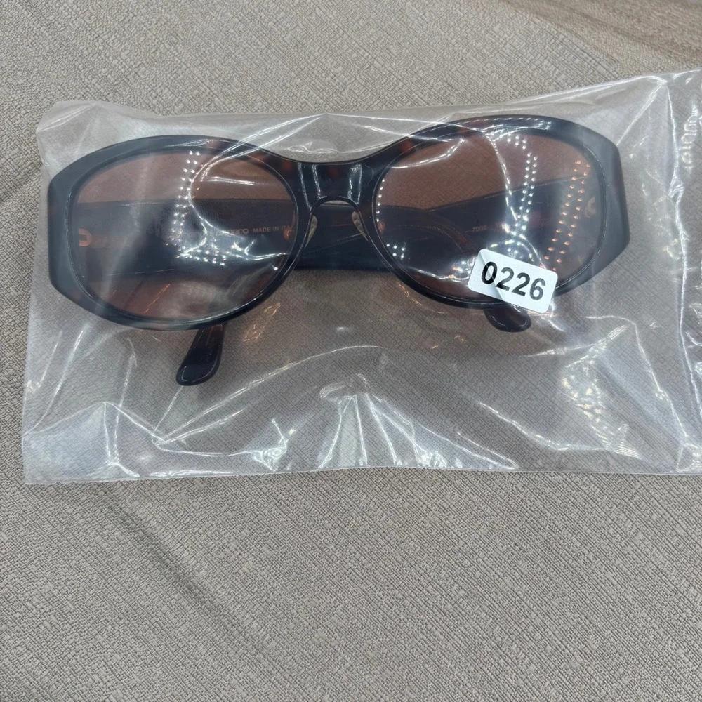 Emanuel Ungaro Vintage Tortoise Sunglasses Amber Lens Made in Italy 4007 7002